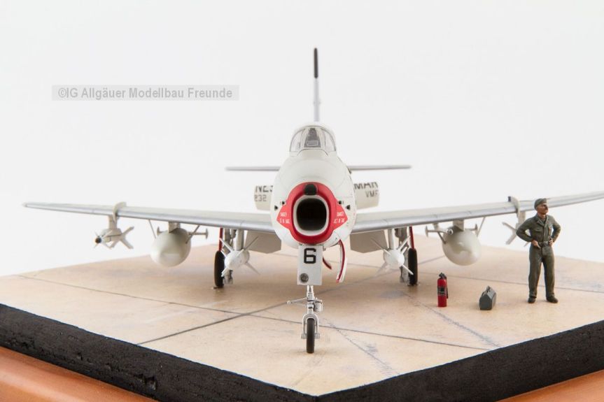 FJ-4 Fury — 1:48 / HobbyBoss 80312